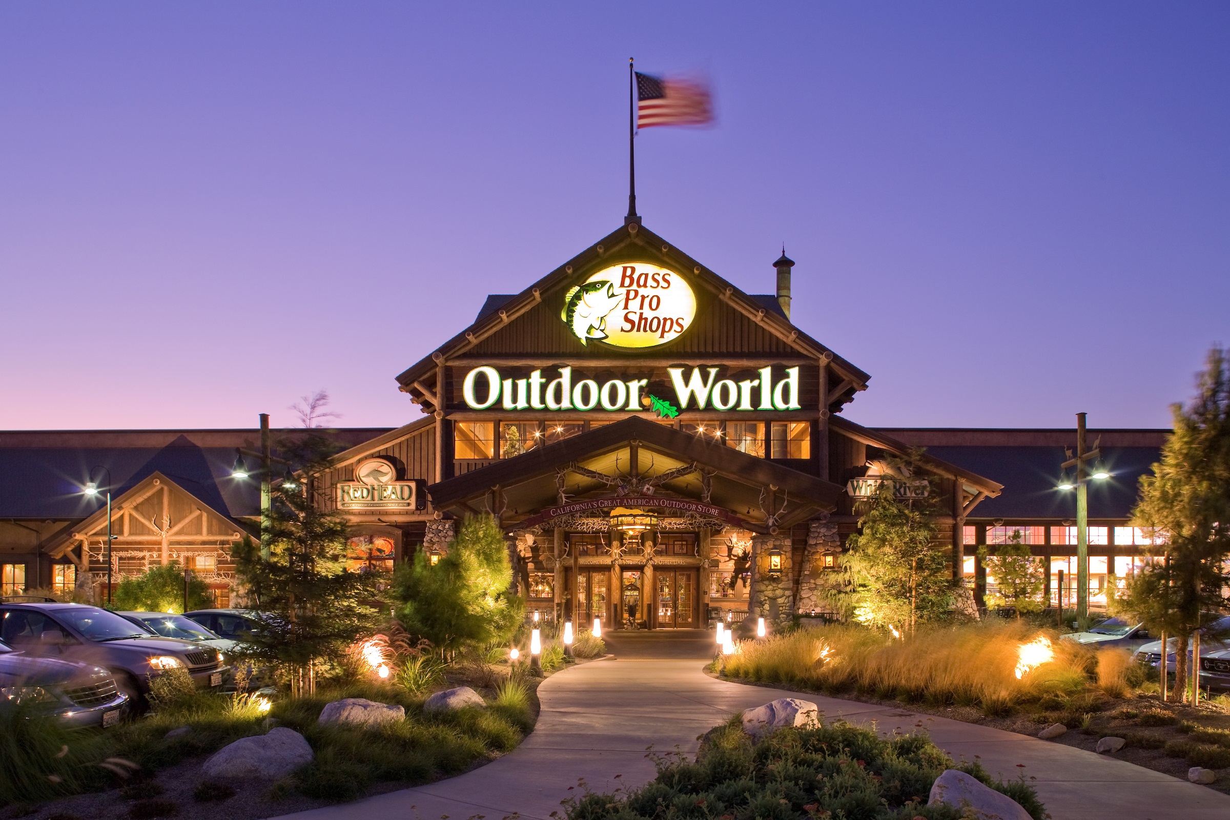 Bass pro shops. Ранчо-Кукамонга. Магазины Bass Pro shop. Bass Pro Vancouver.